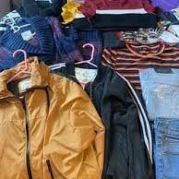 HUGE Lot of Junior's Clothing Size Large!! Valued over $200! 9 items! - Picture 3 of 4